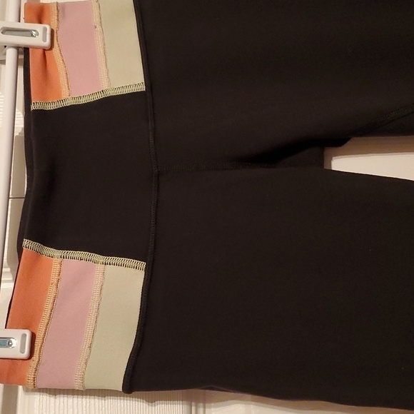 Lululemon Athletica Groove Crop Reversible Leggins Neon Stripes Size 2 - Picture 2 of 6